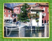 Il centro di Torbole in riva al Lago di Garda.